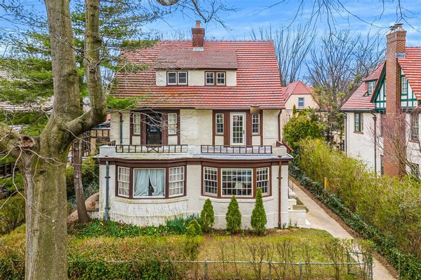 NYC historic large house with outdoor space, amazing location, modern inside