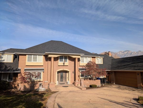 Spacious Luxury Home Near World-Class Ski Resorts and Outdoor Adventure