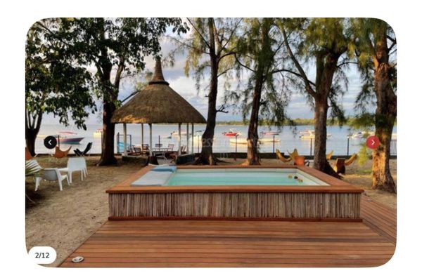 Magnifique guesthouse pieds dans l'eau, au coeur du village de Tamarin, face au spot de surf DAL