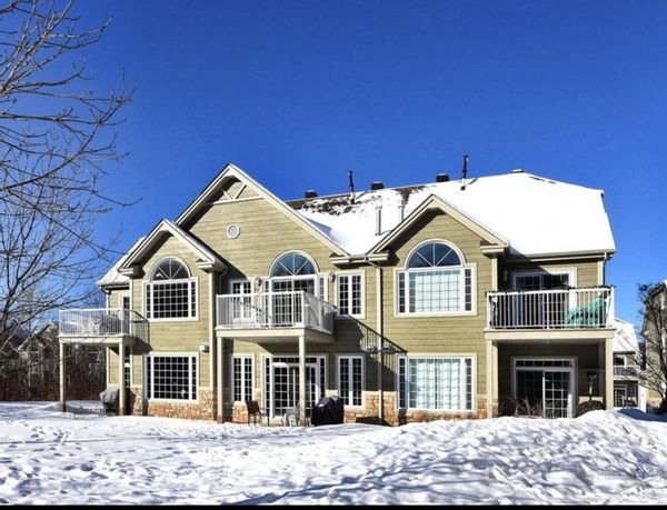 La maison de Danielle Condo rez de chaussé,  ski-in ski-out, aux pieds du Sommet Mont St-Sauveur