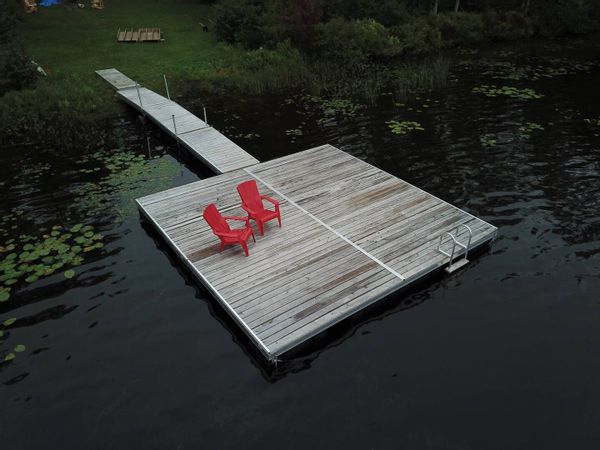 Lakehouse in Ontario (4 seasons!)