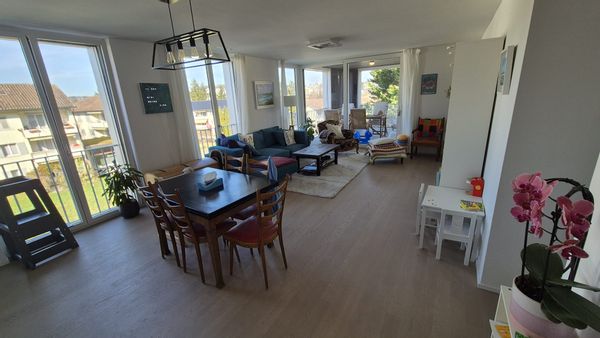 Bright, Family-Friendly Living in Zurich (3 bedroom apt in Seebach)
