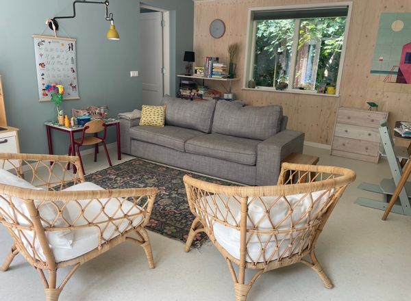 Lovely relaxing family home close to beach & sea