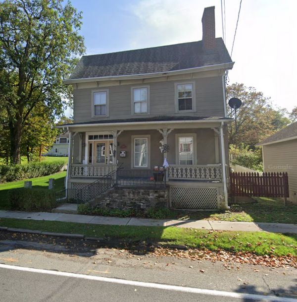 Deanna's house