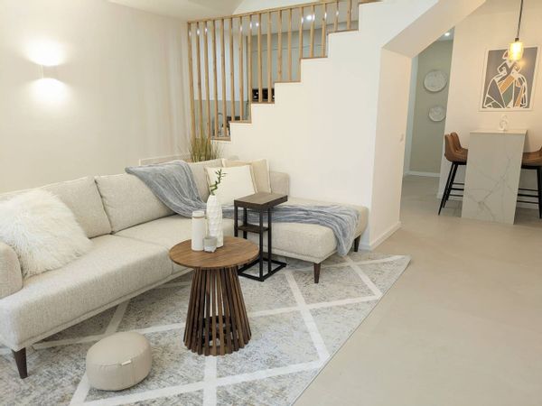 Cozy house with terrace for 4 guests, 2 bedrooms, 2 bathrooms, near transport, quiet at night.