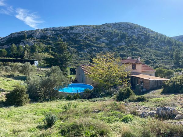 Yanis's house