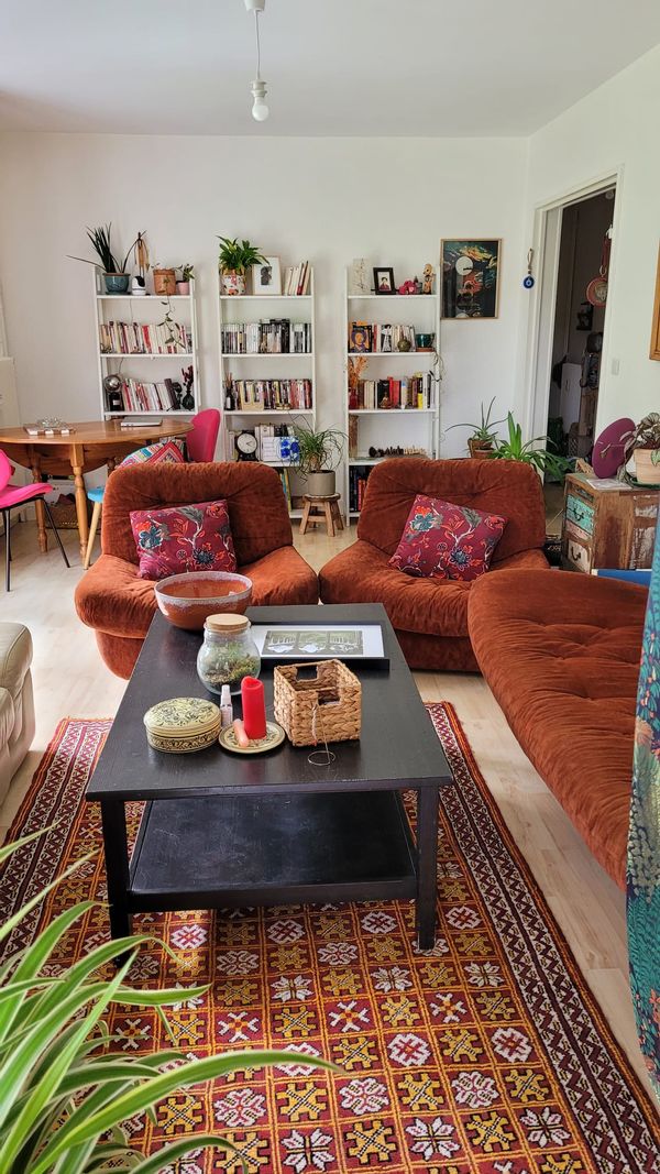 Ma maison  : entre ville et promenade au bord de l'eau