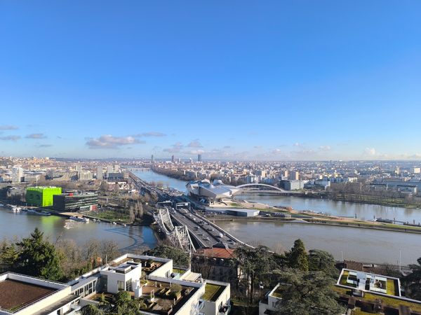 Nid d'aigle surplombant Lyon