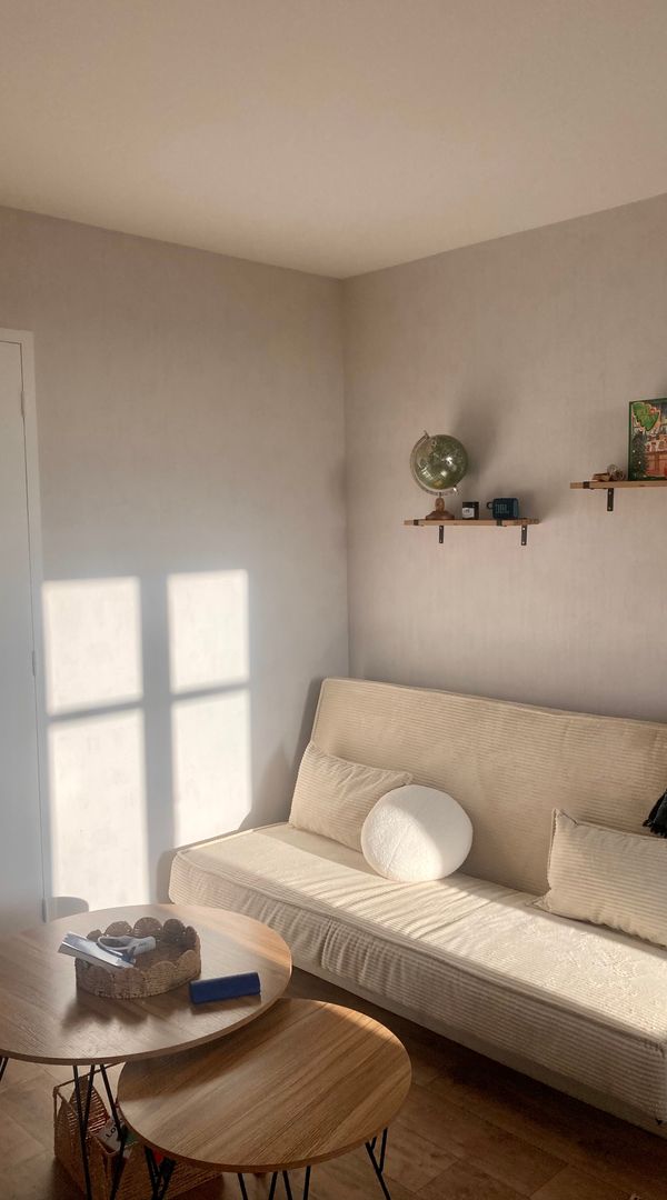 Cosy Estelle’s bedroom on front of the sea