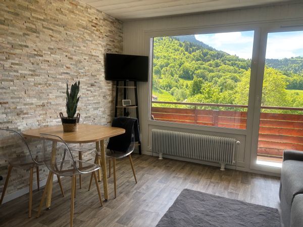 Appartement paisible vue Montagne et Lac proche d'Evian les Bains et de la Suisse