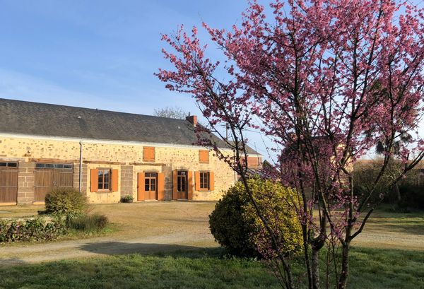 Longère dans un hameau