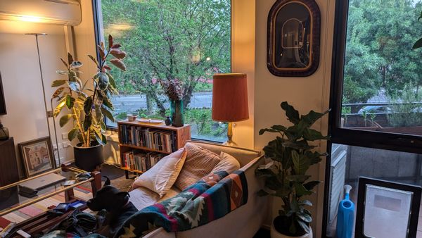 Charming inner-city apartment in Fitzroy North with Edinburgh Gardens on your doorstep!