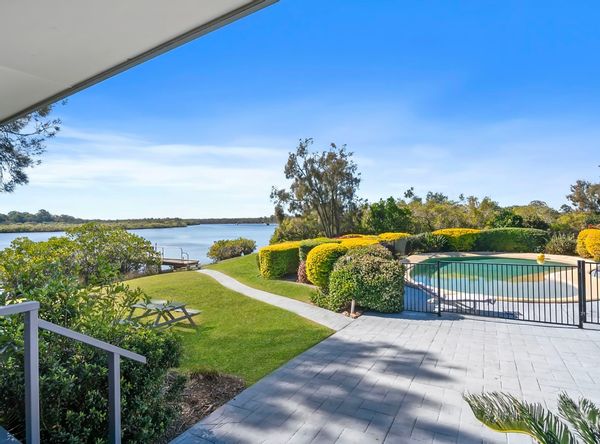 Noosa River Townhouse