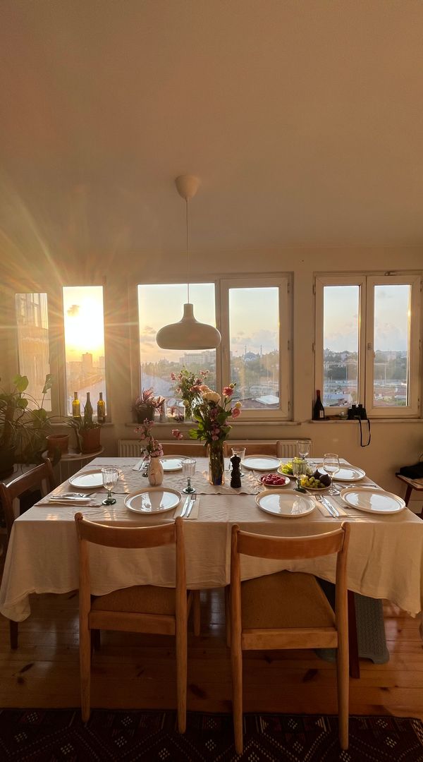 Appartement à Yeldeğirmeni, vue splendide, coucher de soleil, quartier hipster de Kadıköy.
