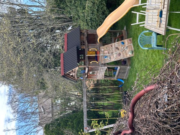 Family friendly home 5 mins from the ocean & 15 from downtown