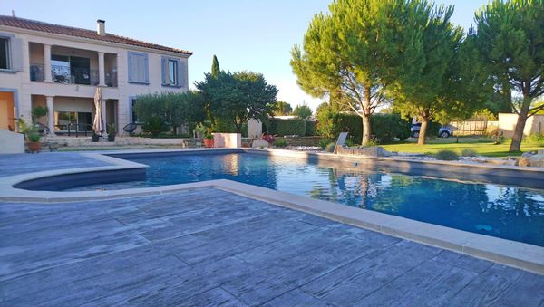 La maison de Hélène & Cyril Sud France -Nîmes