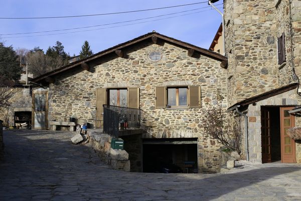 Silvia, Miquel and family house