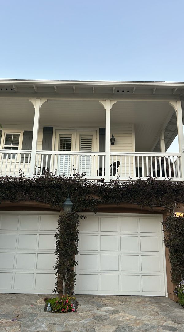 Beach and Disney close.Upscale home with bikes and boards.