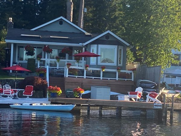 Jeff and Cheri's Lakefront House