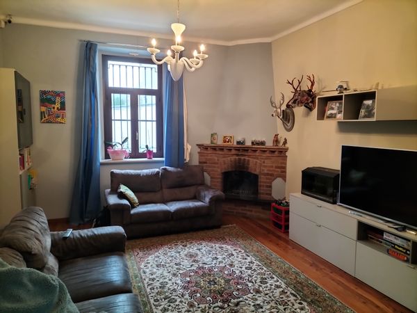 Sara's house