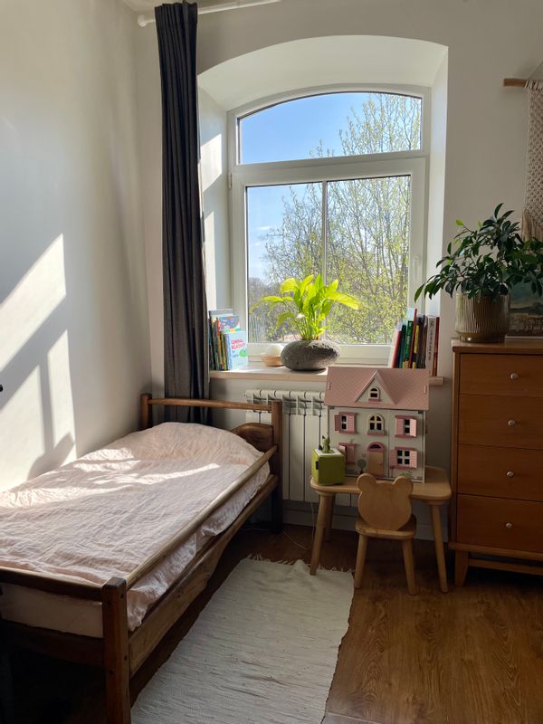 A family-friendly home in a peaceful neighborhood, just a 5-minute walk from the town center.