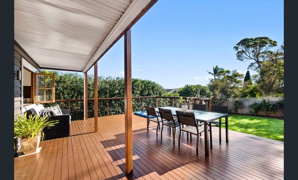 Northern Beaches Coastal Chalet & Entertainer's Dream