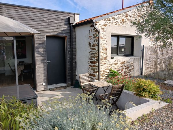 Maison entre bourg et lac