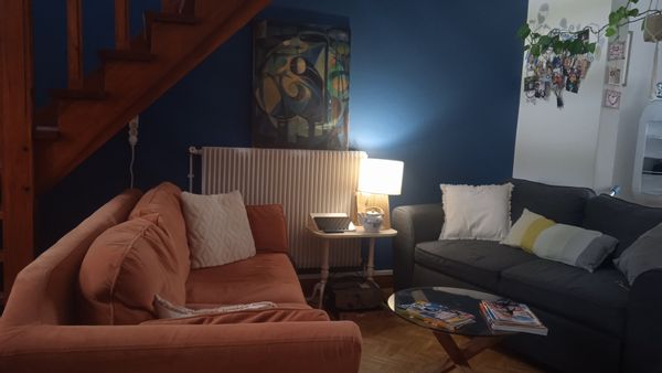 La maison jaune et bleu