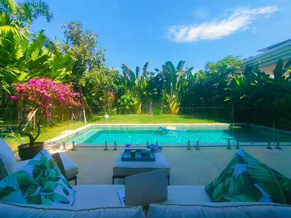 Tropical modern pool villa in Phuket's prime location