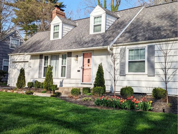 Leslie's 3-bedroom Cottage in the Village