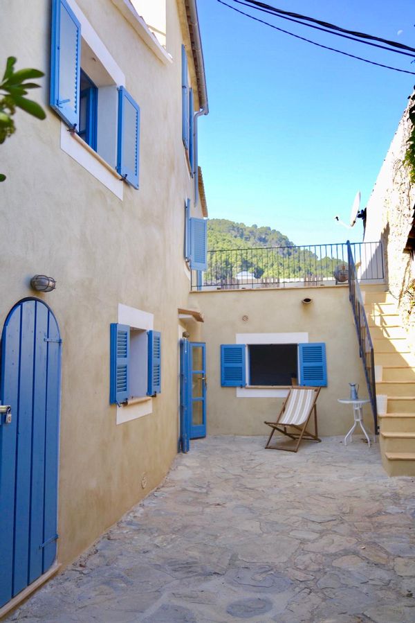 Tramuntana Getaway: Sea and Mountain Views