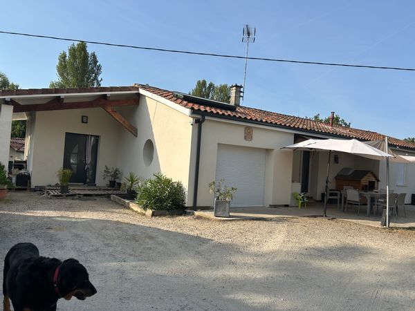 La maison de Laure et Eric Situé dans un quartier calme Maison de 140 m2.