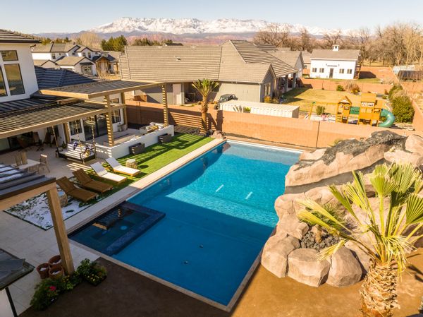 Luxury Fun House Near Utah National Parks