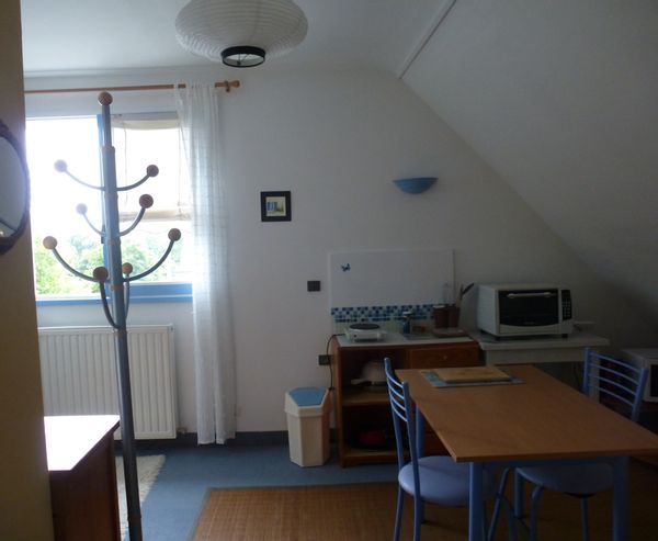 La maison de Michelle et Marcel  et  le studio, celui ci est  DISPONIBLE à la nuit si besoin .