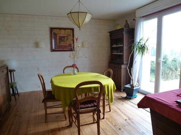 Ma maison  DANS UN ECRIN DE VERDURE