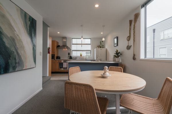 Centrally located 3 BDR home mins from Auckland CBD