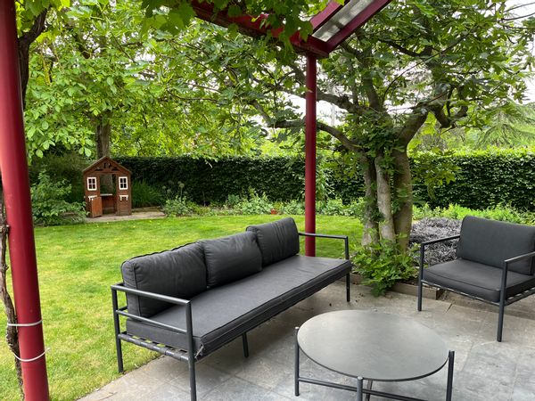 Ine’s family house, Leuven, parking and beautiful garden