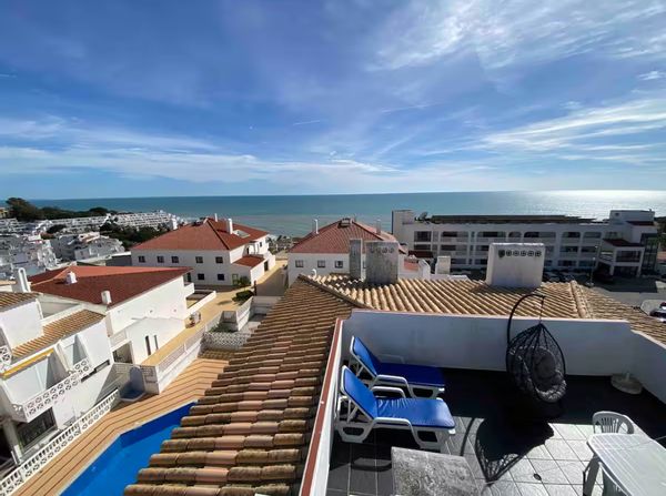 EVEREST ROOFTOP ALBUFEIRA