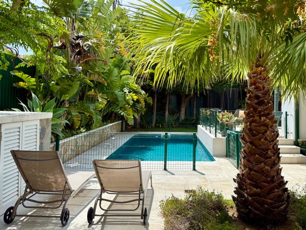 Guincho cottage and pool