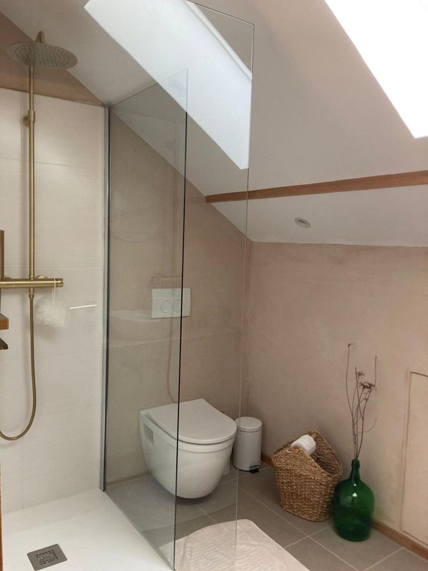 Chambre privée dans la maison de notre TRIBU - Lit king size et salle de bains attenante