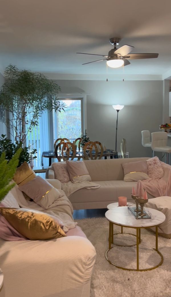 Peaceful family/couple friendly apartment in a calm residential area of Los Angeles.