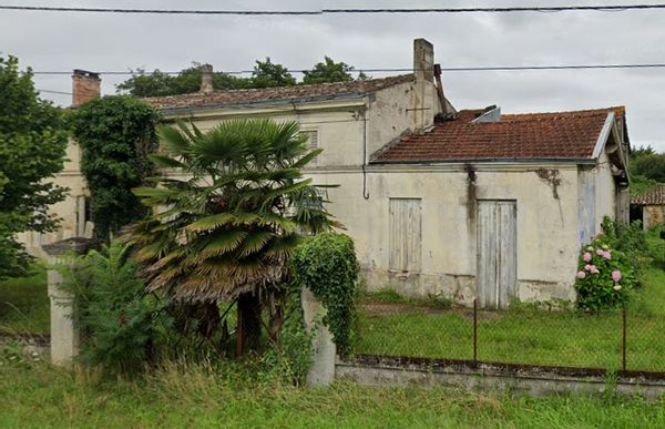 Petite chambre dans petit appartement