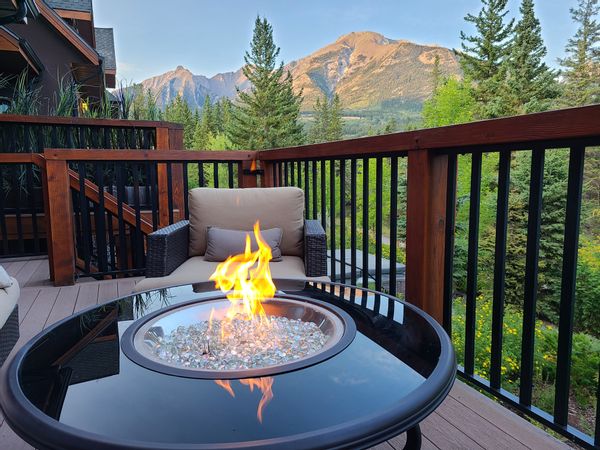 Stunning Mountain Views - Canadian Rockies - Canmore, AB