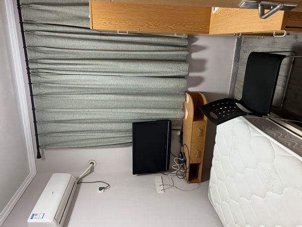 Queenie's private room