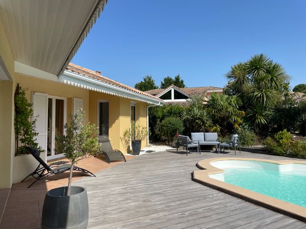 La villa d' ANNETTE et Alain à 2 km seulement de la magnifique Dune du Pilat