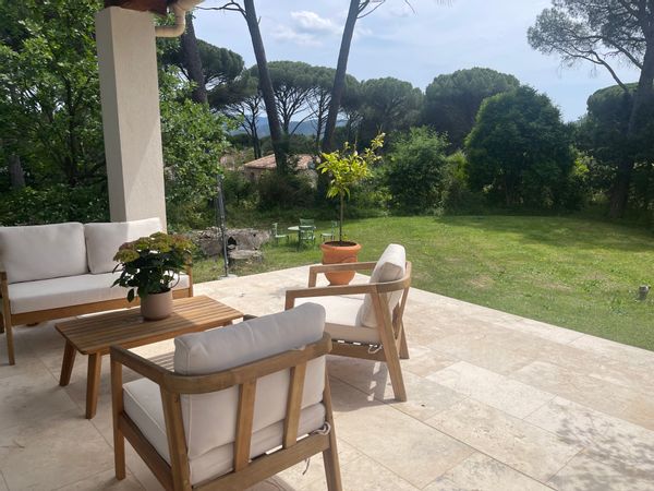 Échappée en Provence, maison plein sud avec vue forêt