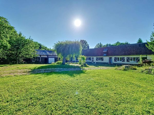 Les Cramillonnes - Ferme ancienne, prairie et forêt