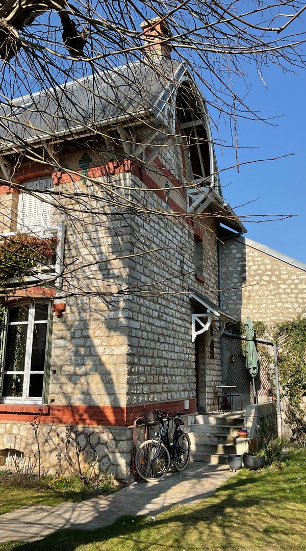 Maison au coeur de Nemours et à côté de la Scandibérique (vélo) le long du halage du Loing