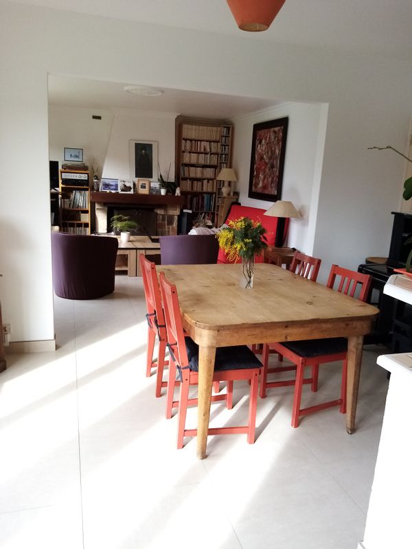 Evelyne's house