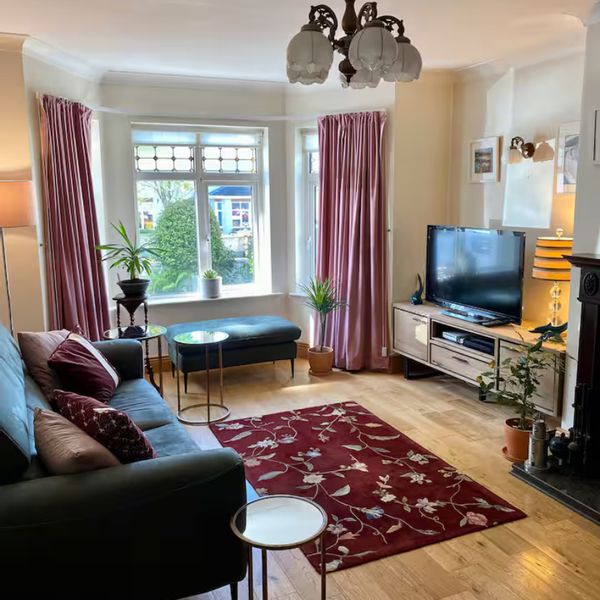 Westland's House Spacious 3 bedroom family home Walking distance of Westport town centre and Quay